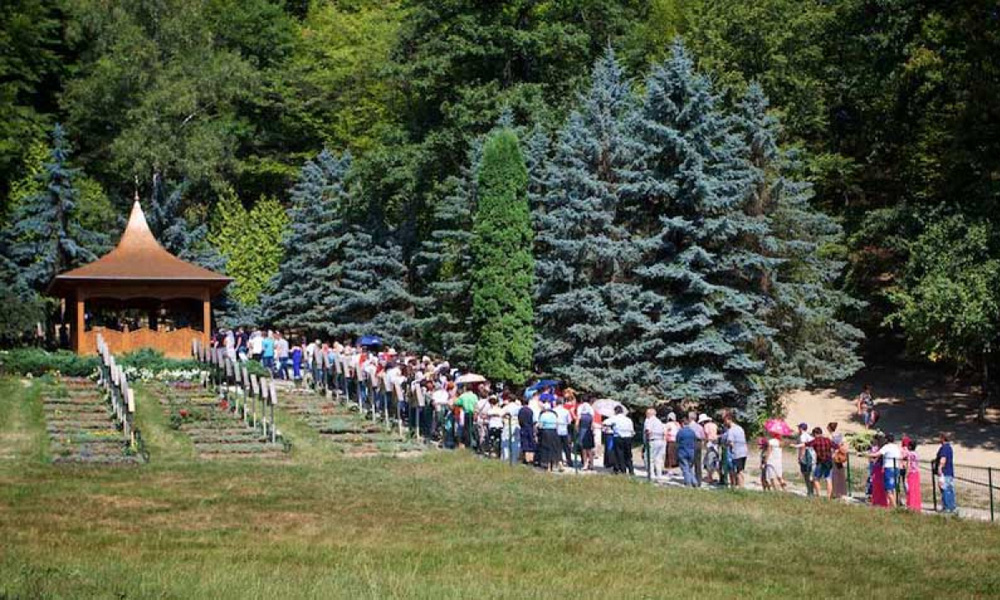 Pelerinaj Arsenie Boca 1